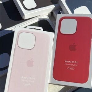 Apple iPhone 15 Pro Silicone Case with MagSafe - Red